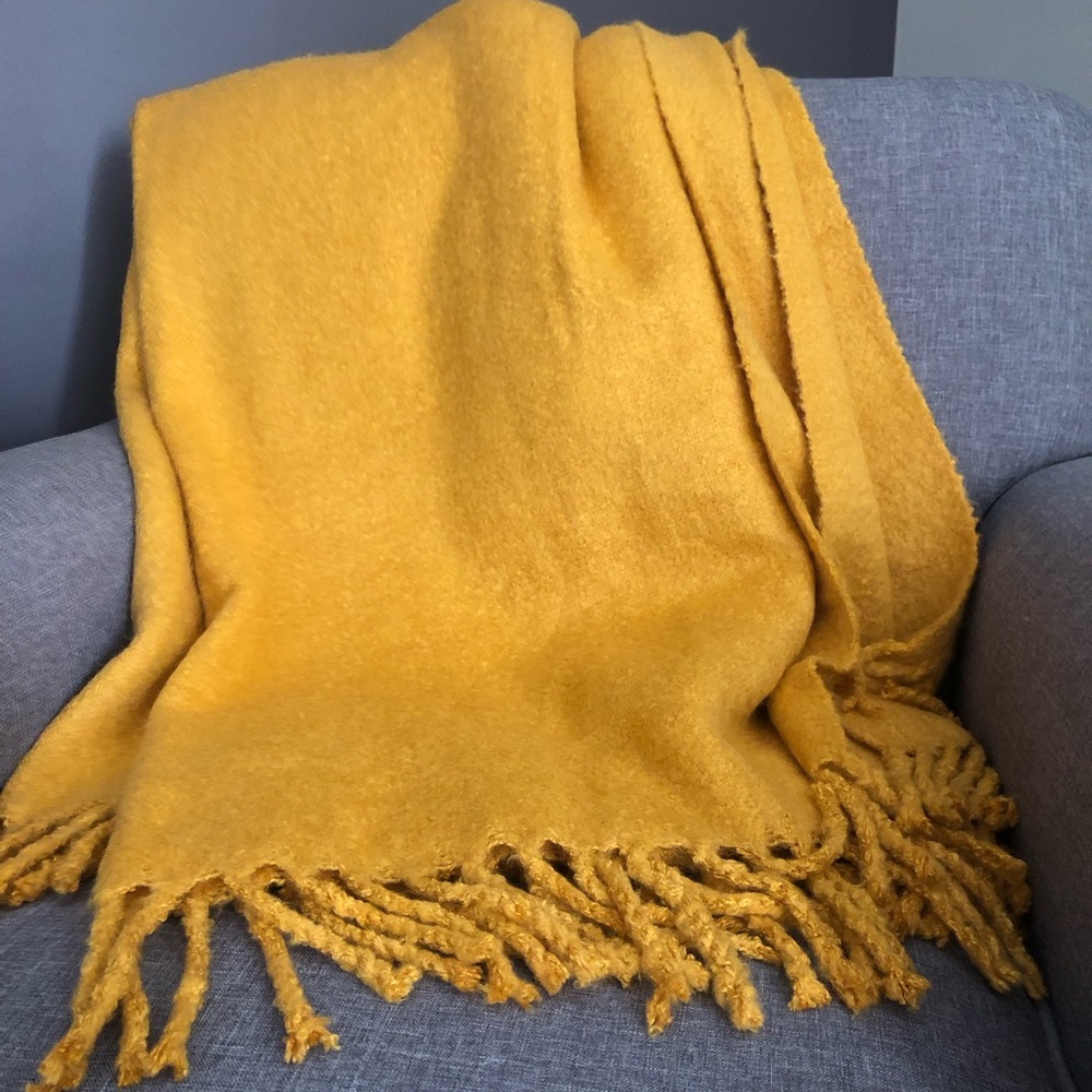 New: Pottery Barn 80 x 55 Acrylic Throw Blanket